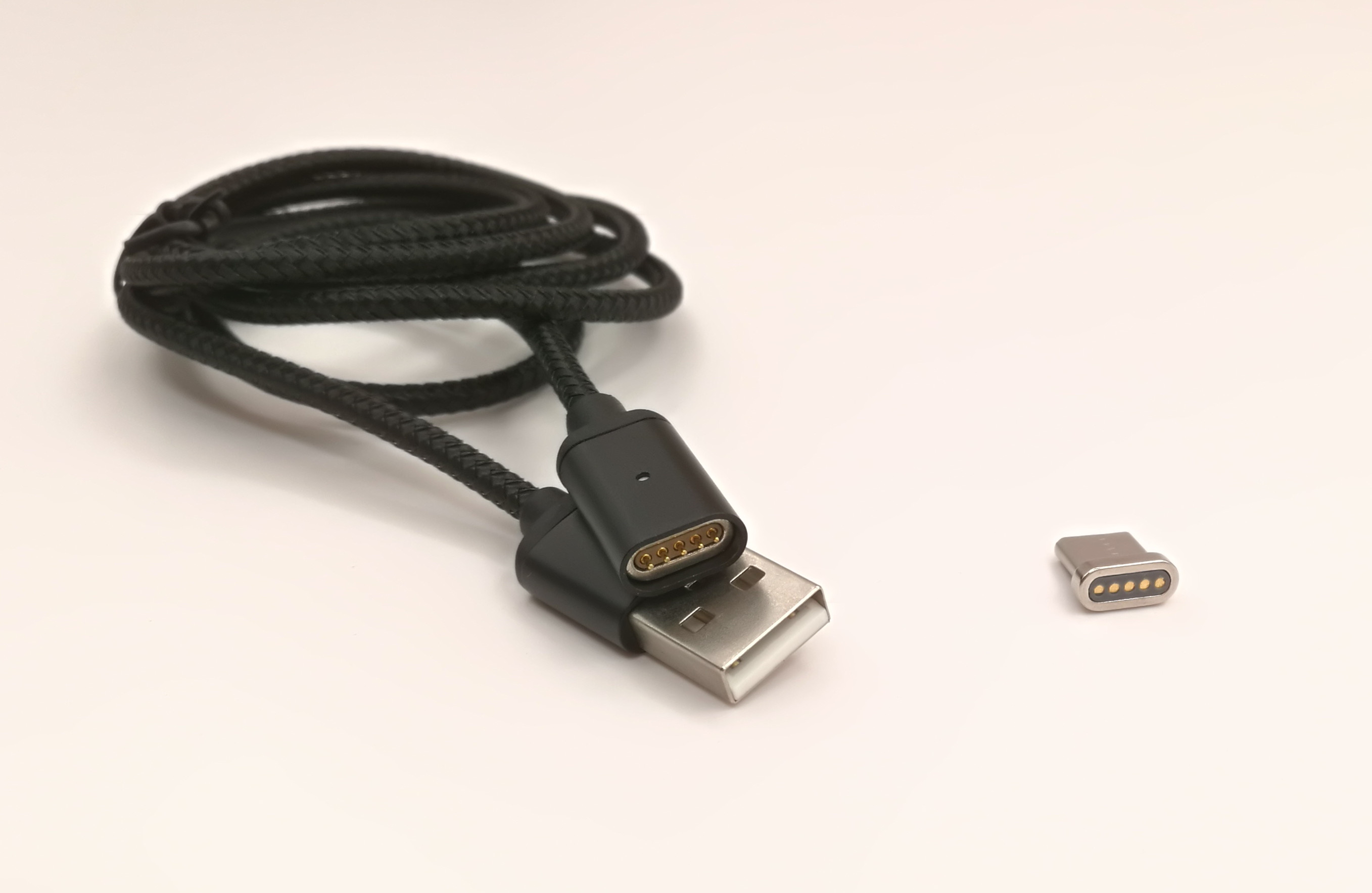 USB TO TYPE C 磁吸线、磁吸数据充电线 苹果安卓typec三合一、磁吸线充电好用吗？磁吸线厂家、磁吸线供应商/公司